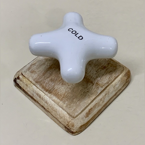 Repurposed Vintage Porcelain Faucet Handle Wall Mounting Coat Hanger - Picture 5 of 16